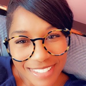 Meet your Posher, Carline_